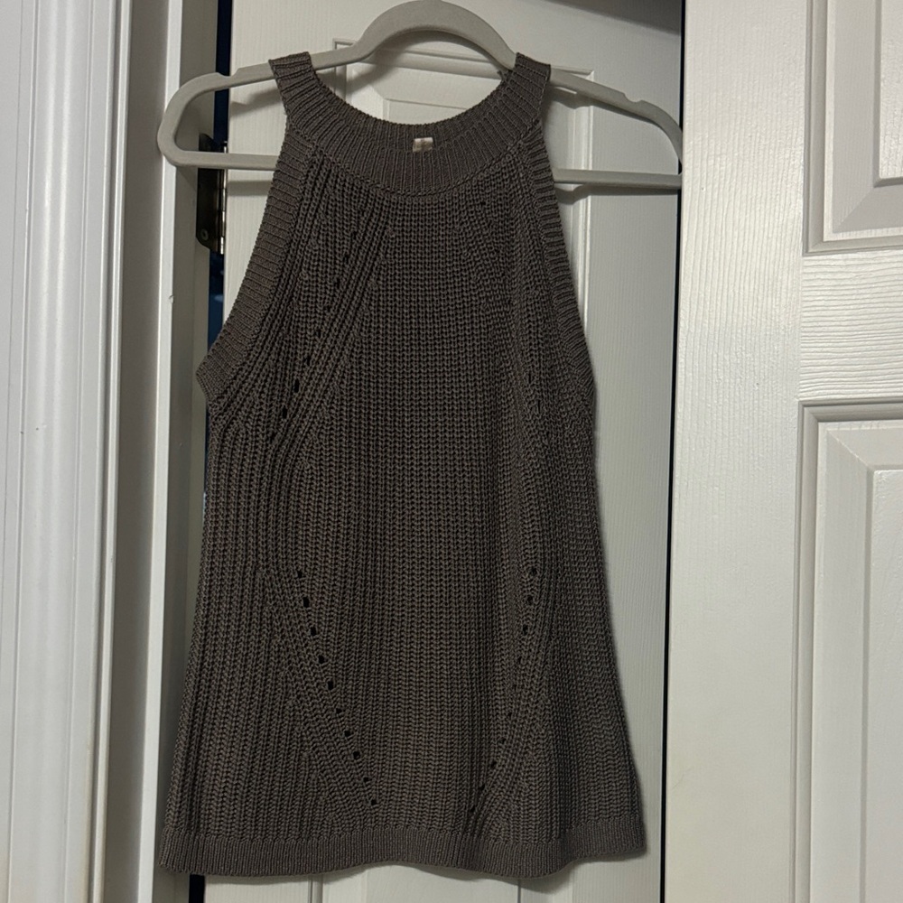 Brown sweater - Picture 2 of 6